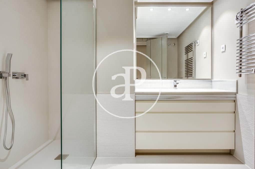 4 bedroom Apartment for rent in Madrid city - € 7,800 (Ref: 9422461)