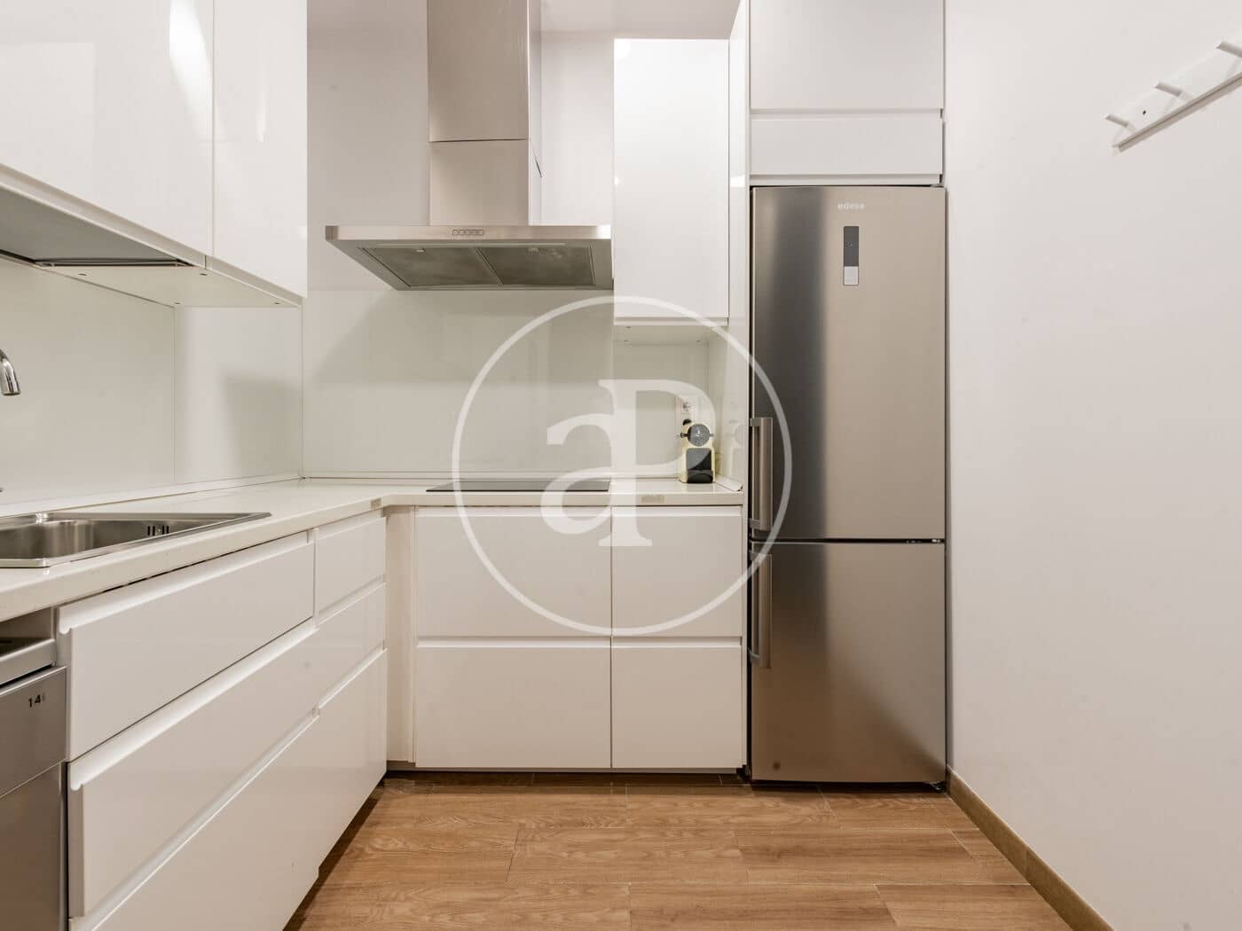 2 slaapkamer Appartement te huur in Madrid stad - € 5.000 (Ref: 9422463)