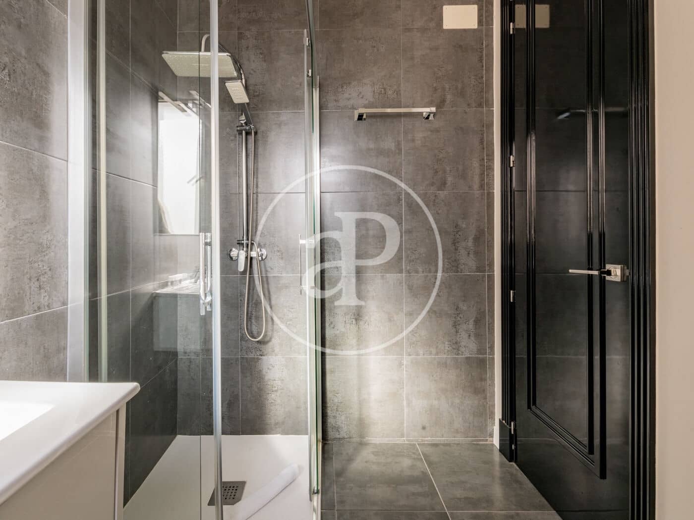 2 slaapkamer Appartement te huur in Madrid stad - € 5.000 (Ref: 9422463)