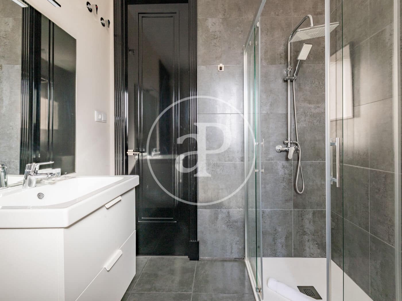 2 slaapkamer Appartement te huur in Madrid stad - € 5.000 (Ref: 9422463)