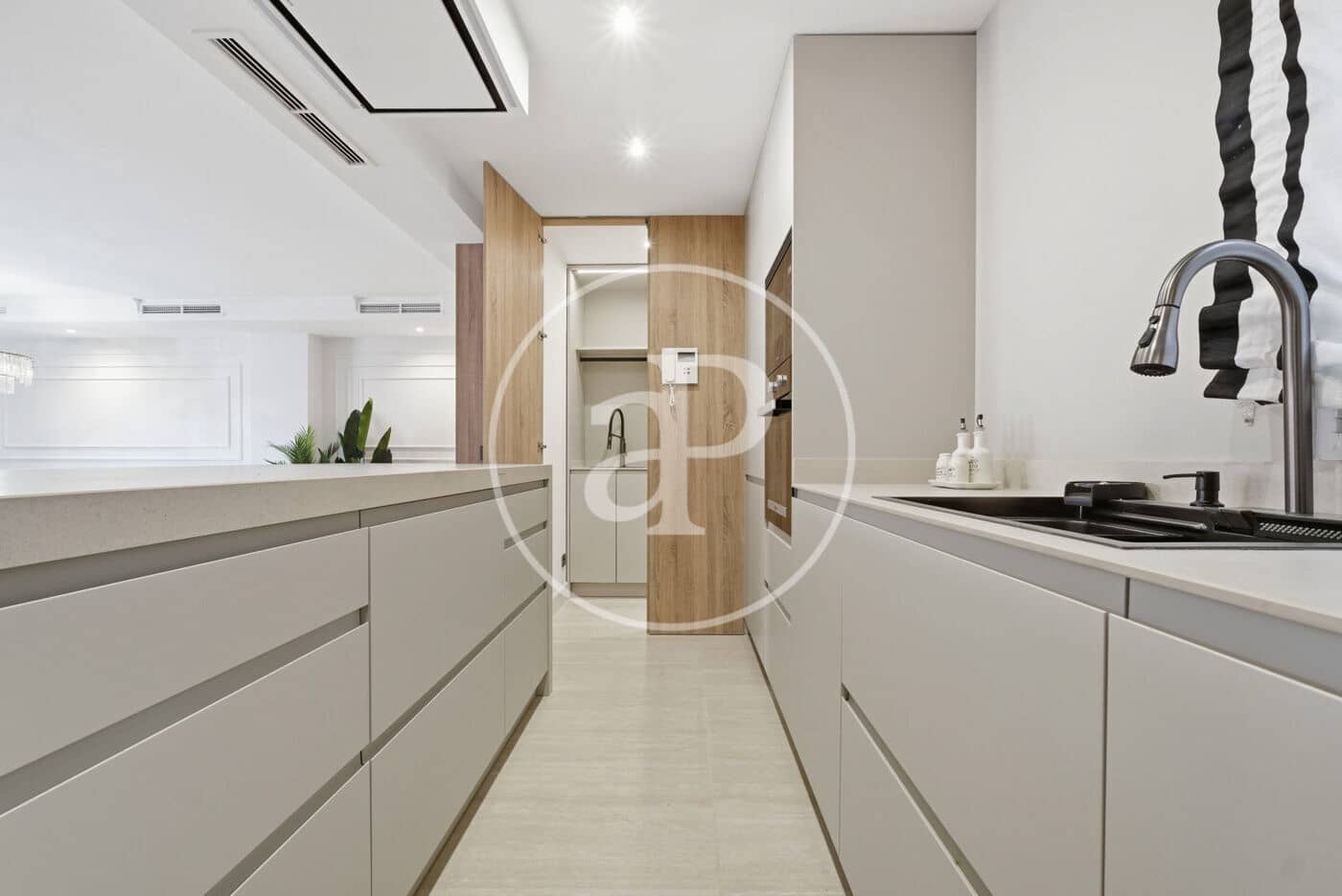 3 bedroom Apartment for rent in Madrid city - € 14,000 (Ref: 9422466)