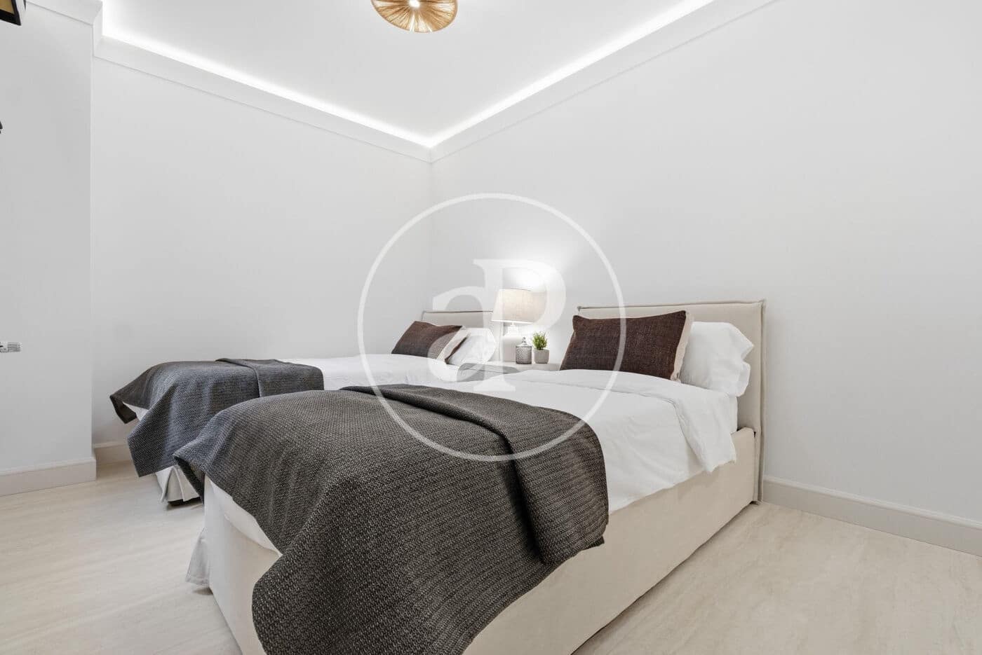 3 bedroom Apartment for rent in Madrid city - € 14,000 (Ref: 9422466)