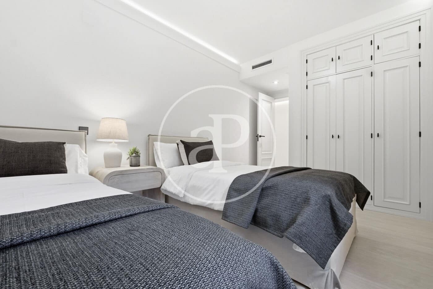 3 bedroom Apartment for rent in Madrid city - € 14,000 (Ref: 9422466)