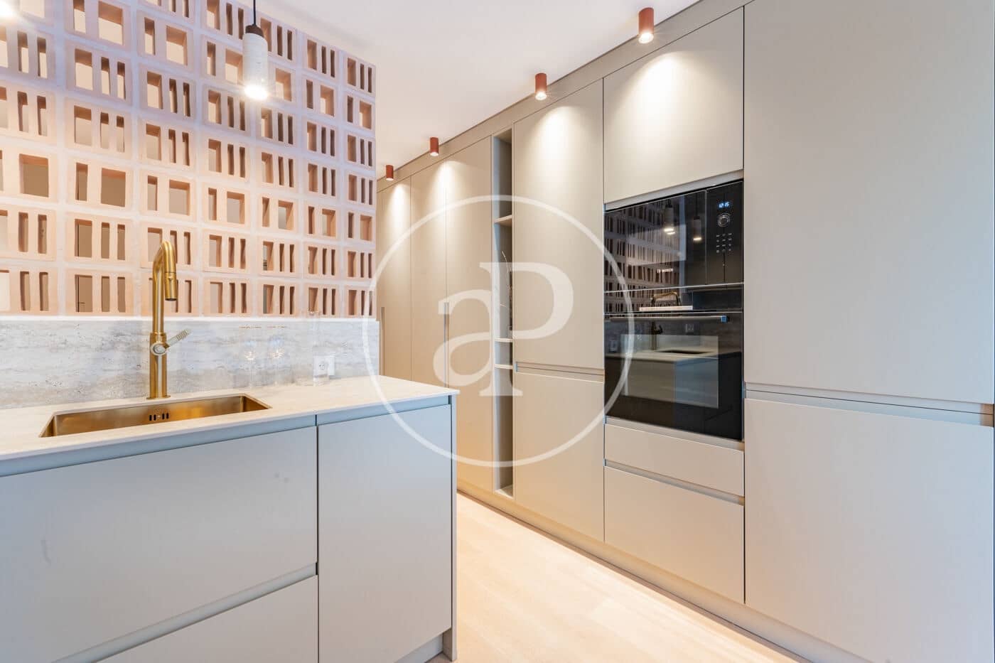 1 sypialnia Apartament na sprzedaż w Miasto Madryt z basenem - 640 000 € (Ref: 9431281)