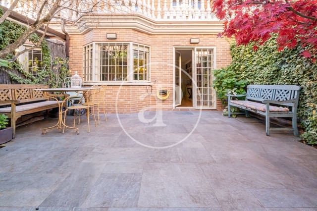 7 bedroom Villa for sale in Aravaca, Madrid city with pool - € 1,495,000 (Ref: 9431283)
