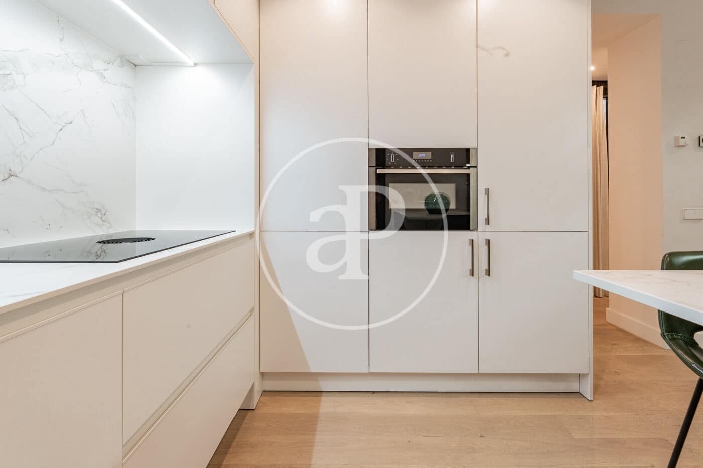 2 sypialnia Apartament do wynajęcia w Miasto Madryt z basenem - 3 300 € (Ref: 9431285)