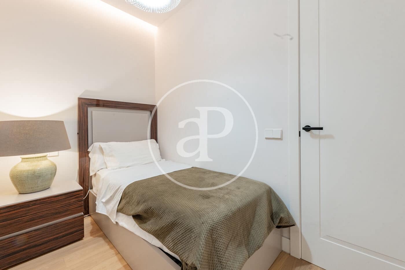 2 sypialnia Apartament do wynajęcia w Miasto Madryt z basenem - 3 300 € (Ref: 9431285)