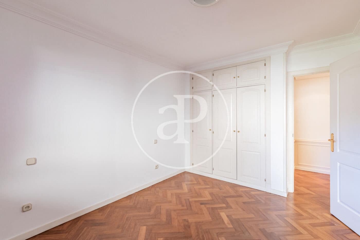 4 bedroom Apartment for rent in Pozuelo de Alarcon with pool - € 2,500 (Ref: 9431286)