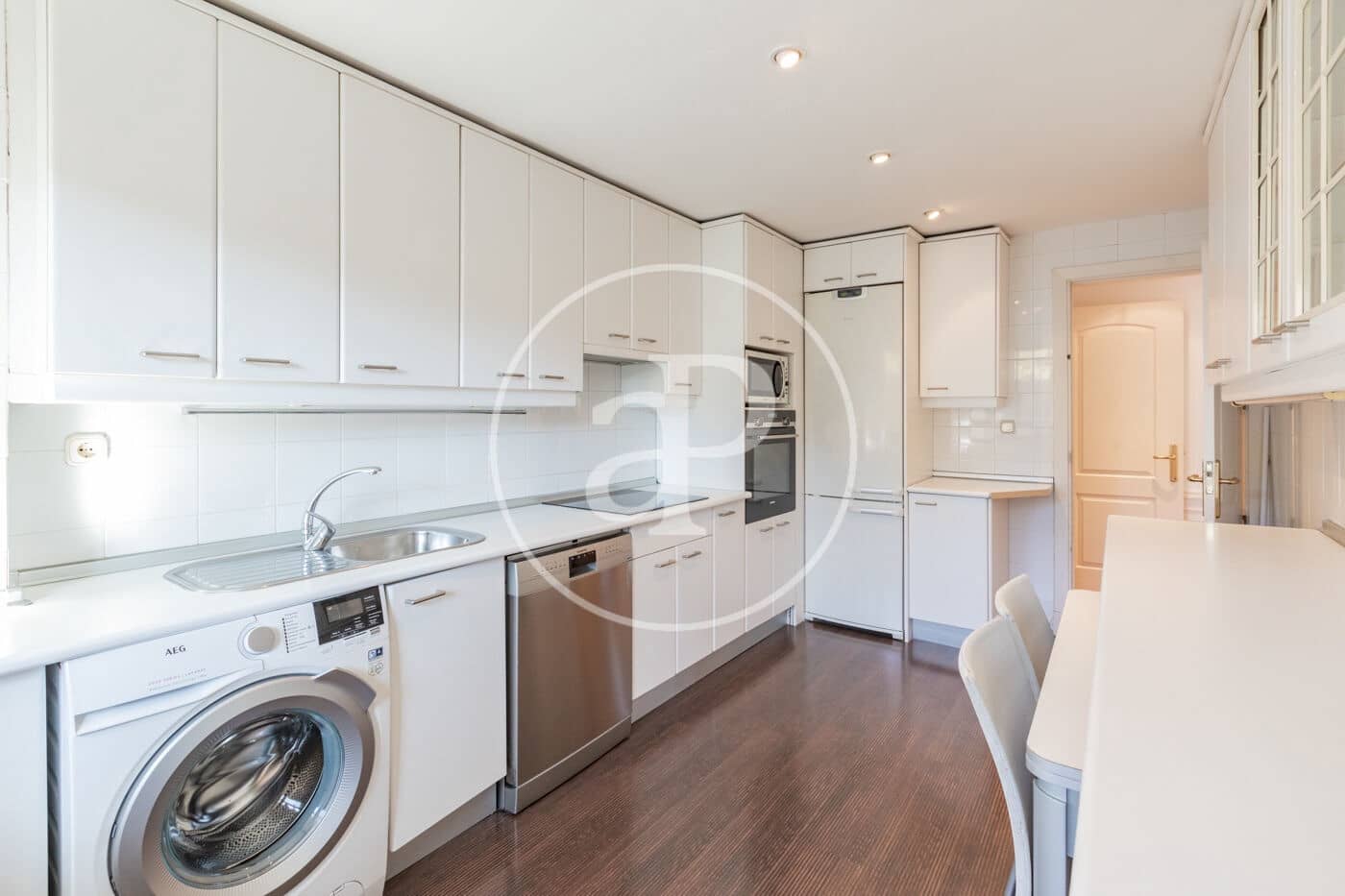 4 bedroom Apartment for rent in Pozuelo de Alarcon with pool - € 2,500 (Ref: 9431286)