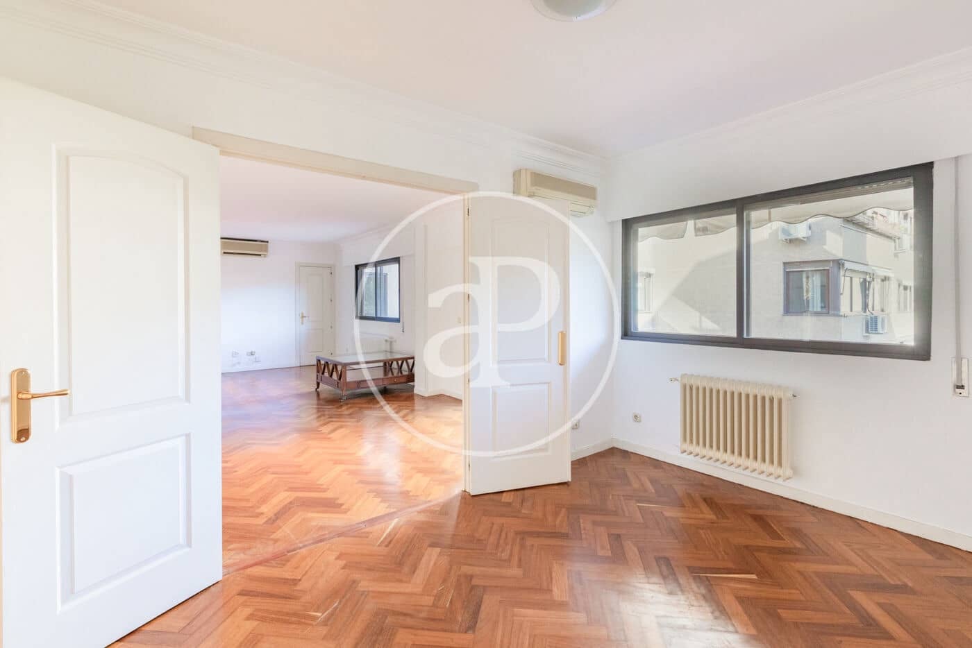 4 bedroom Apartment for rent in Pozuelo de Alarcon with pool - € 2,500 (Ref: 9431286)