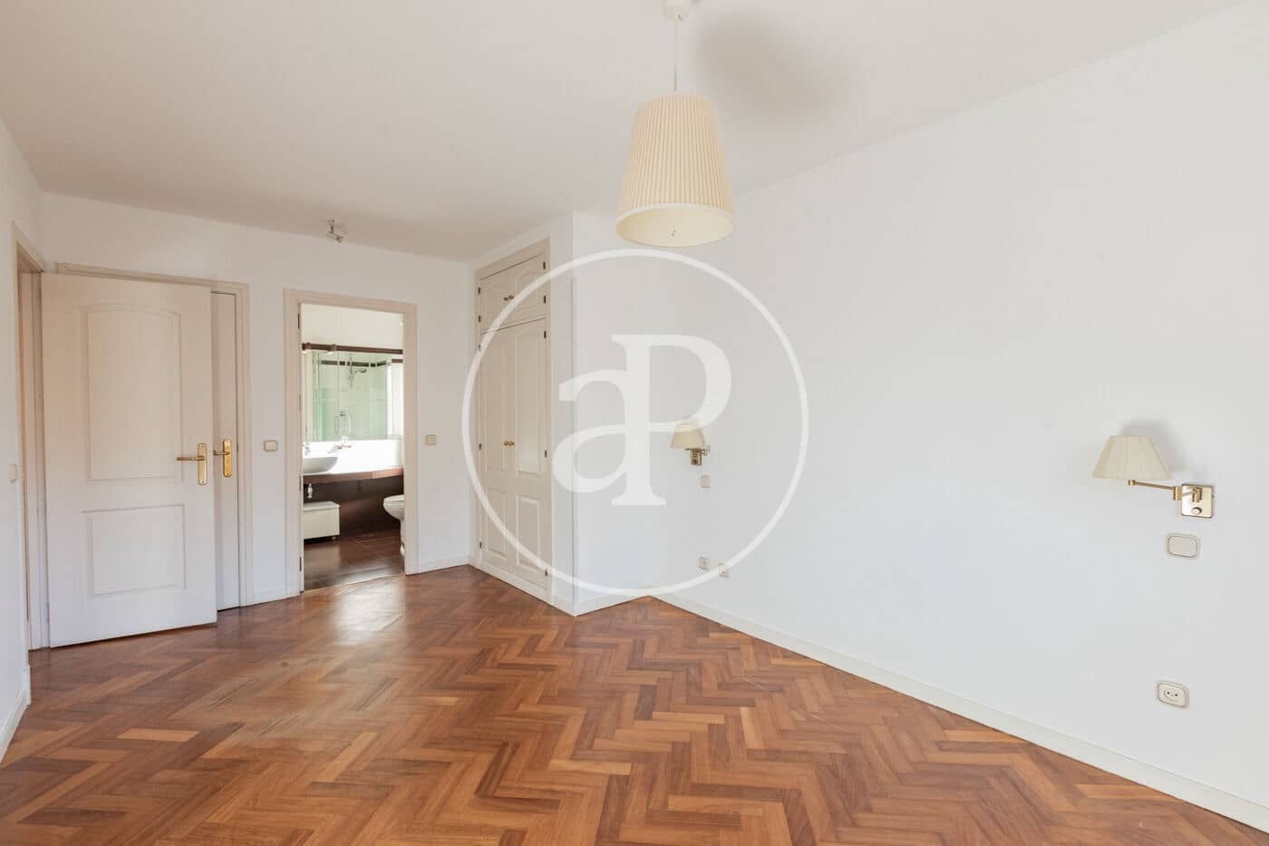 4 bedroom Apartment for rent in Pozuelo de Alarcon with pool - € 2,500 (Ref: 9431286)