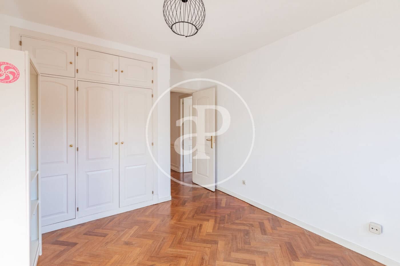 4 bedroom Apartment for rent in Pozuelo de Alarcon with pool - € 2,500 (Ref: 9431286)