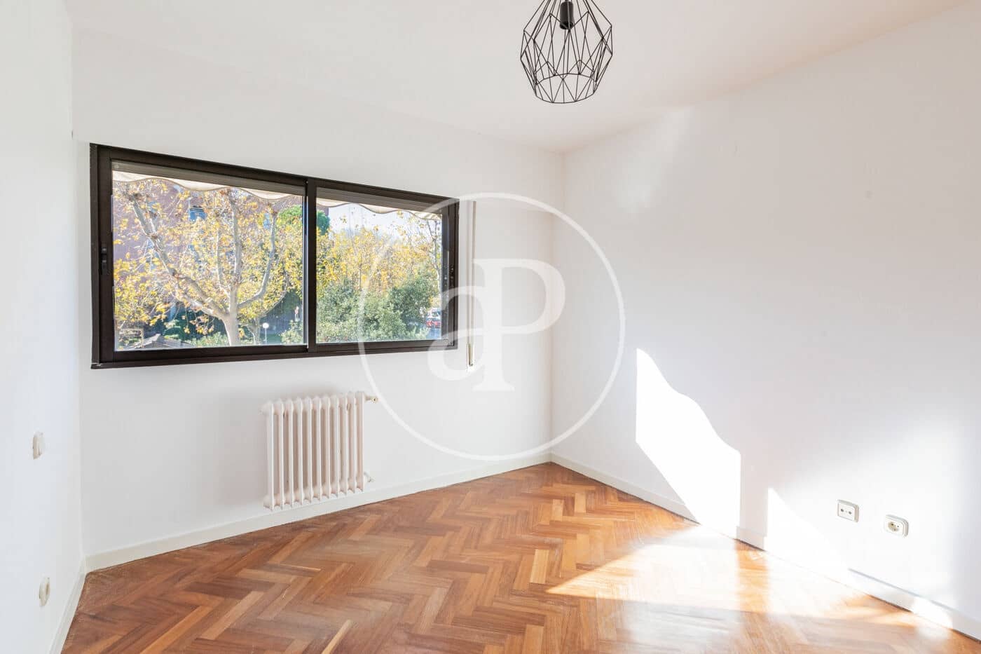 4 bedroom Apartment for rent in Pozuelo de Alarcon with pool - € 2,500 (Ref: 9431286)