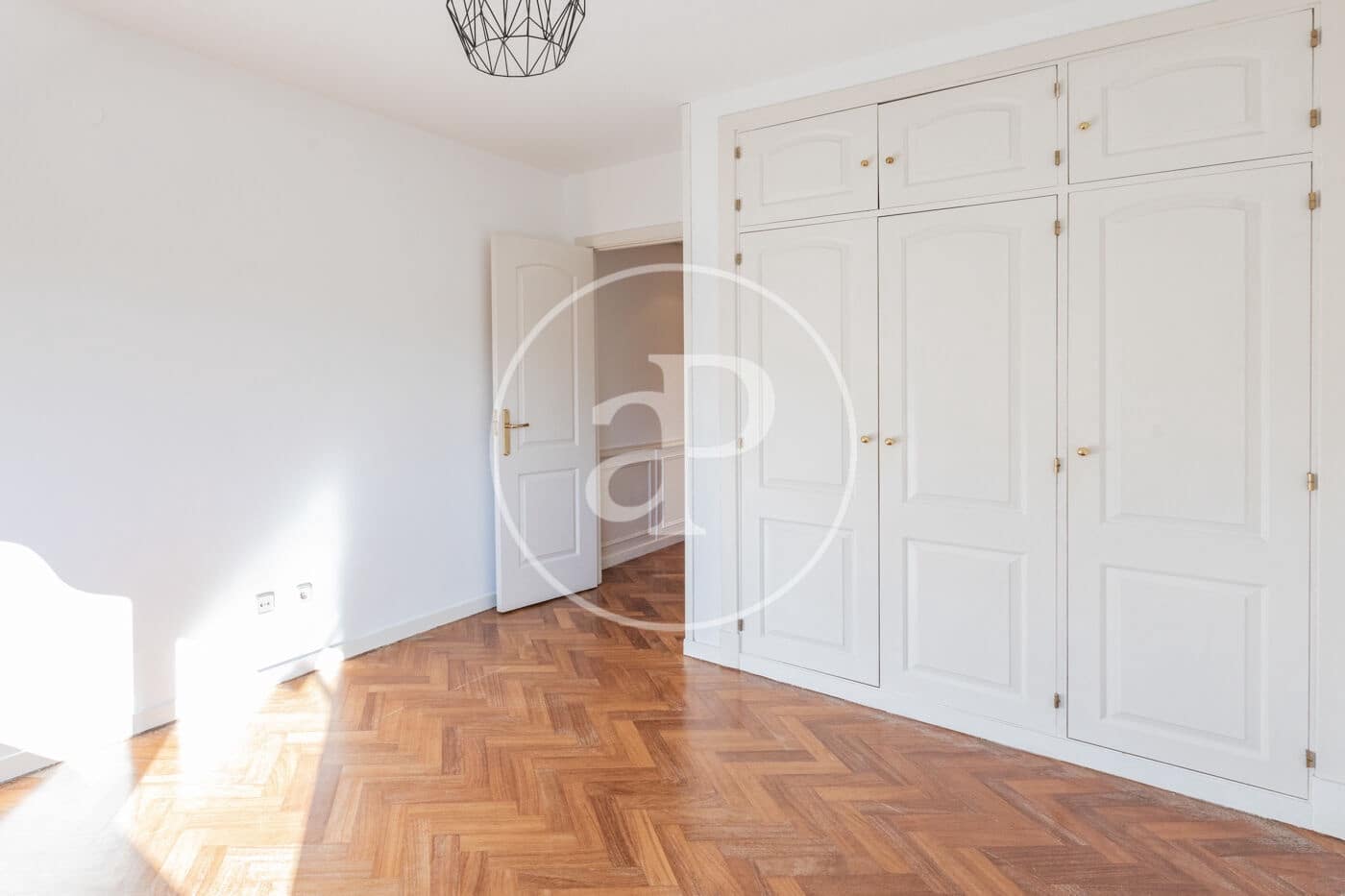 4 bedroom Apartment for rent in Pozuelo de Alarcon with pool - € 2,500 (Ref: 9431286)