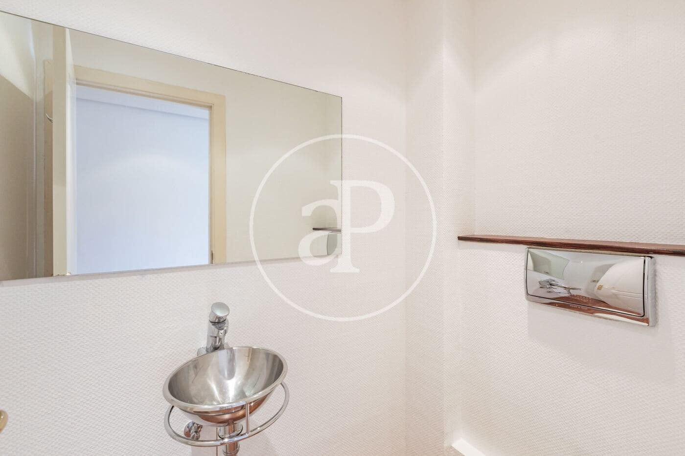 4 bedroom Apartment for rent in Pozuelo de Alarcon with pool - € 2,500 (Ref: 9431286)