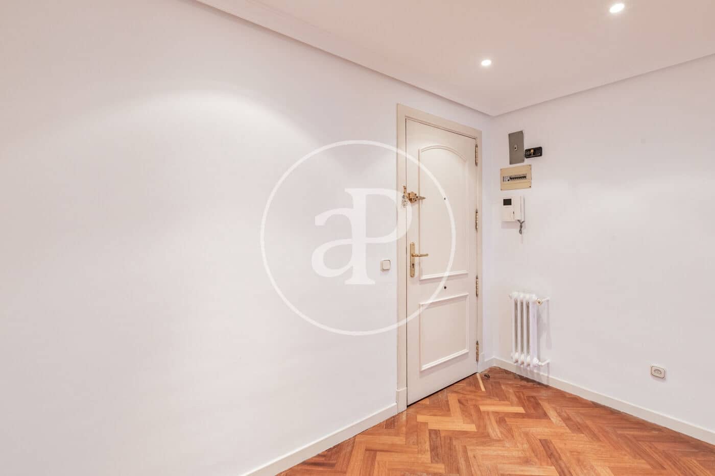 4 bedroom Apartment for rent in Pozuelo de Alarcon with pool - € 2,500 (Ref: 9431286)