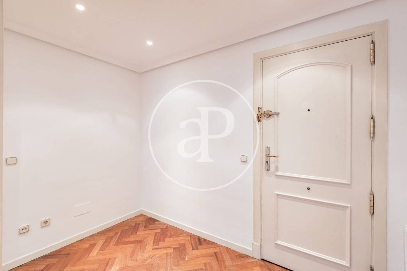 4 bedroom Apartment for rent in Pozuelo de Alarcon with pool - € 2,500 (Ref: 9431286)