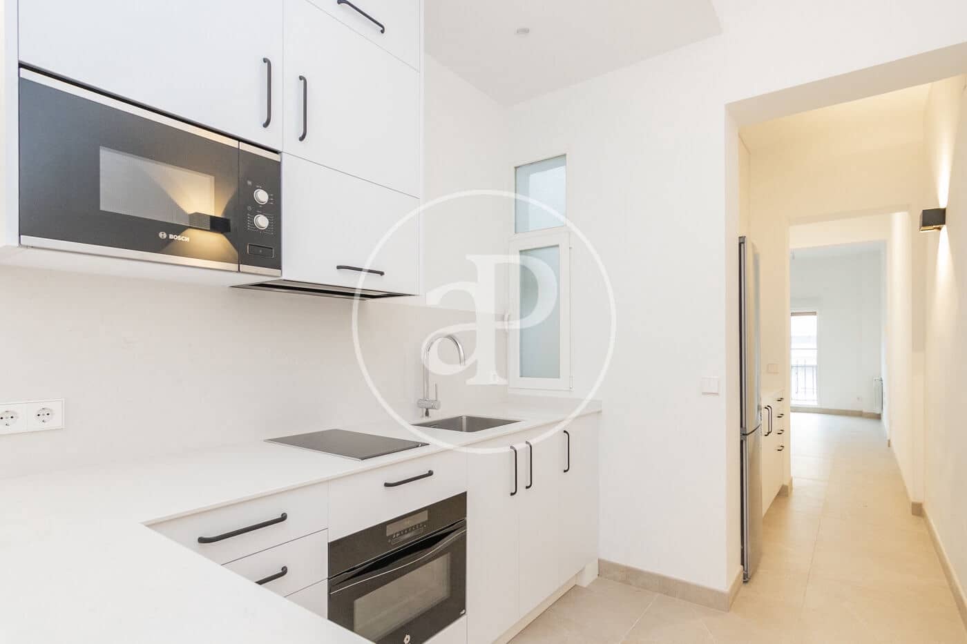 2 bedroom Apartment for rent in Madrid city - € 2,000 (Ref: 9433418)