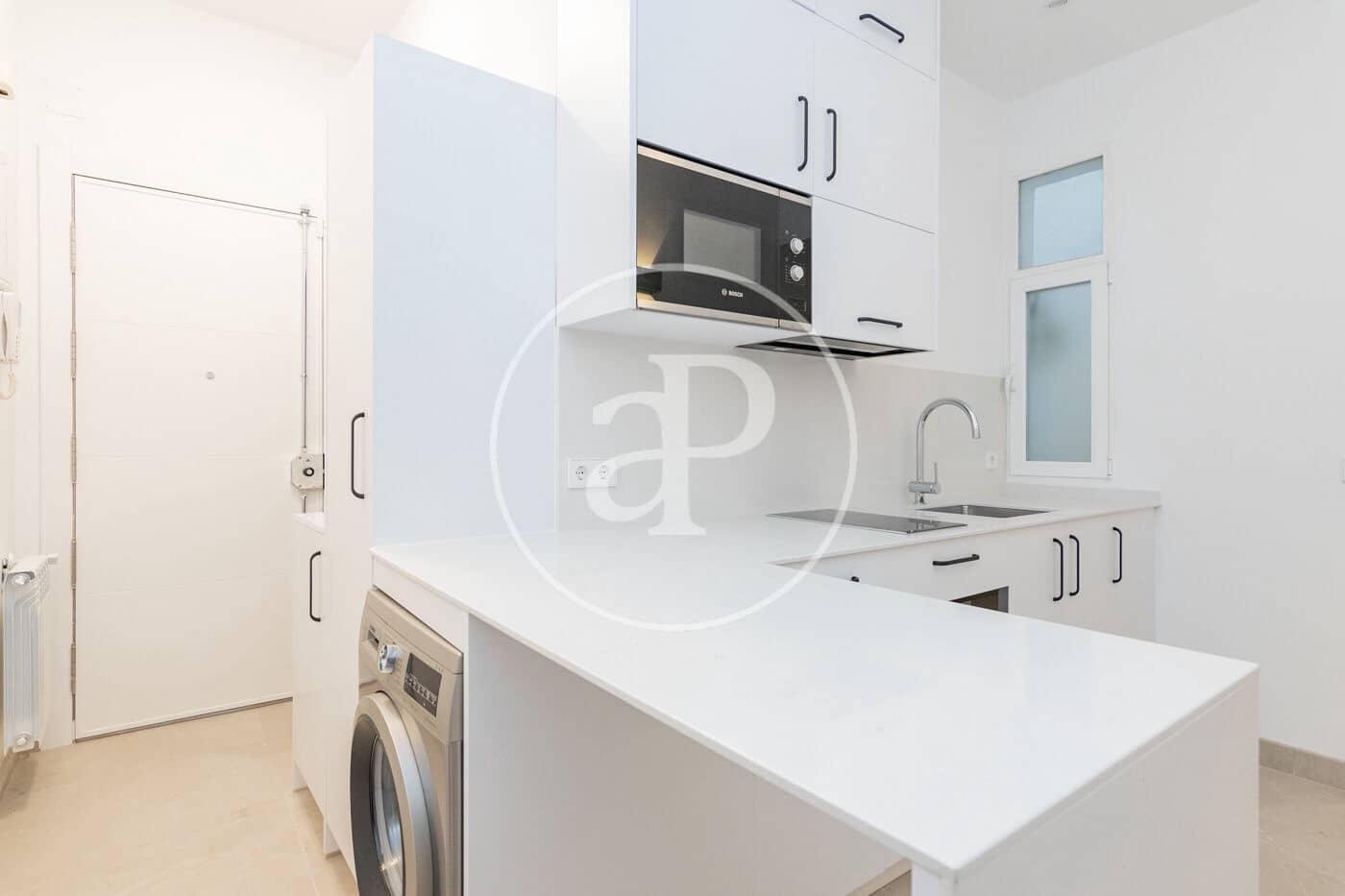 2 bedroom Apartment for rent in Madrid city - € 2,000 (Ref: 9433418)