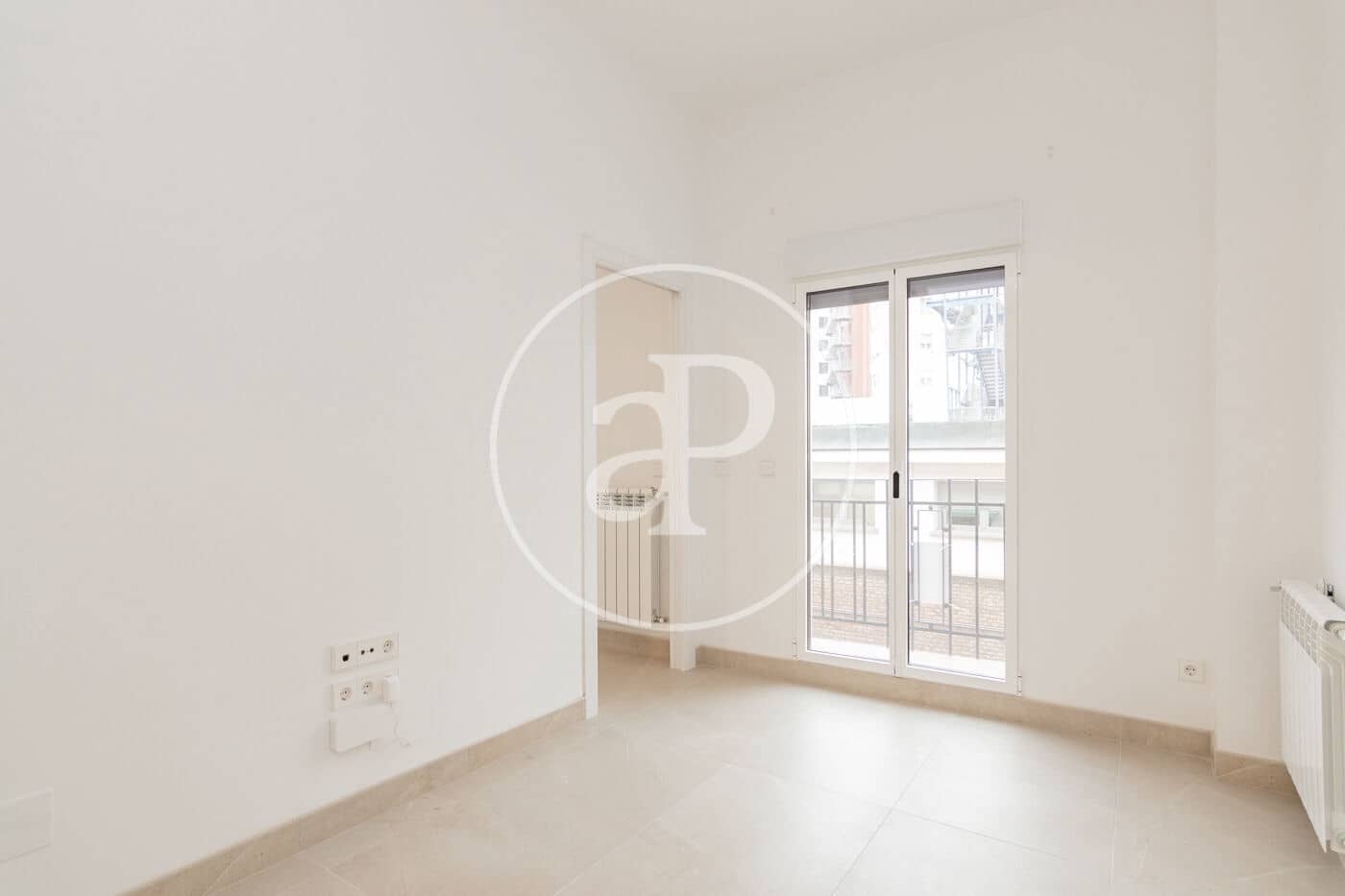 2 bedroom Apartment for rent in Madrid city - € 2,000 (Ref: 9433418)