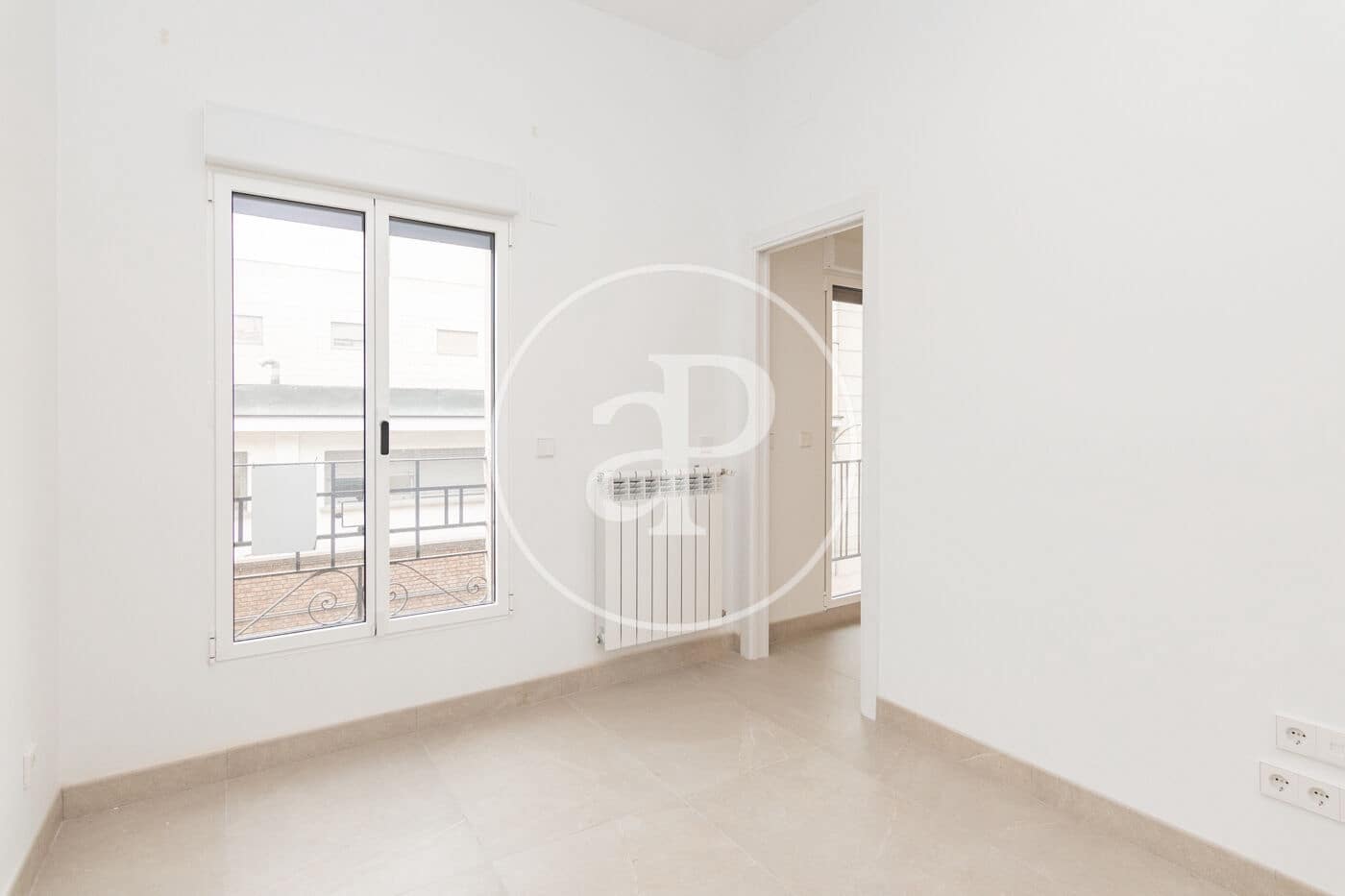 2 bedroom Apartment for rent in Madrid city - € 2,000 (Ref: 9433418)