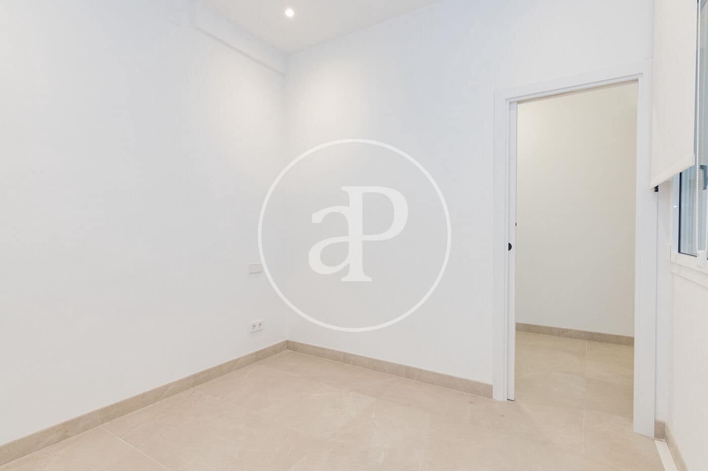 2 bedroom Apartment for rent in Madrid city - € 2,000 (Ref: 9433418)