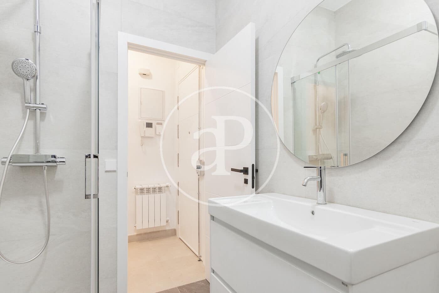 2 bedroom Apartment for rent in Madrid city - € 2,000 (Ref: 9433418)