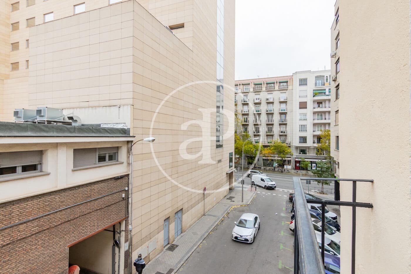 2 bedroom Apartment for rent in Madrid city - € 2,000 (Ref: 9433418)