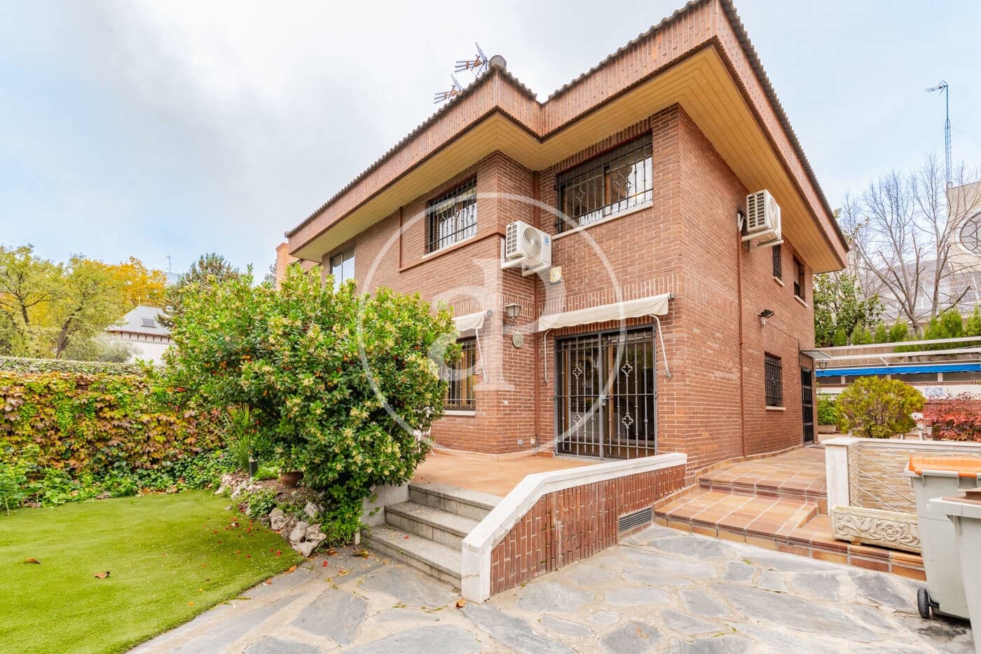 3 bedroom Villa for rent in Madrid city - € 3,000 (Ref: 9433419)