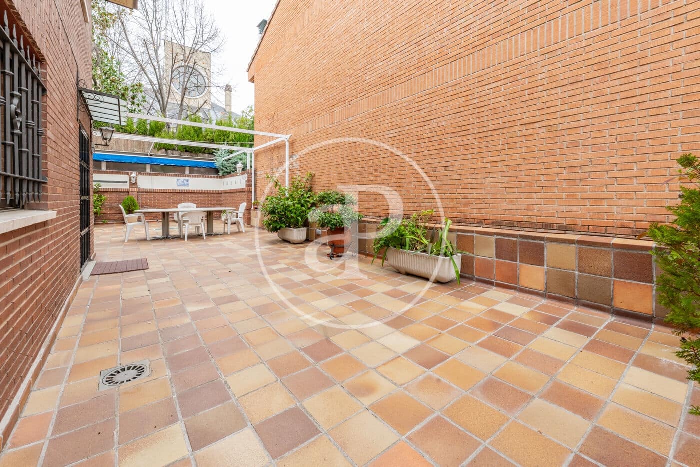 3 bedroom Villa for rent in Madrid city - € 3,000 (Ref: 9433419)