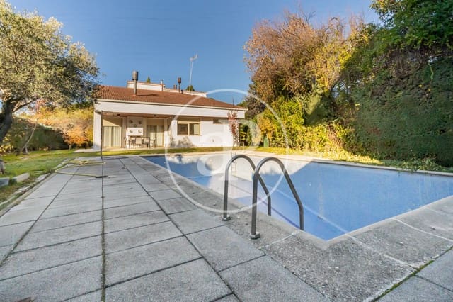 5 bedroom Villa for sale in Boadilla del Monte with pool - € 1,200,000 (Ref: 9437854)