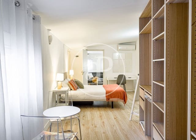 3 bedroom Apartment for sale in Palacio, Madrid city - € 690,000 (Ref: 9437858)