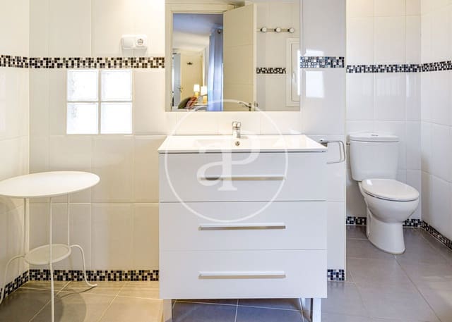 3 bedroom Apartment for sale in Palacio, Madrid city - € 690,000 (Ref: 9437858)