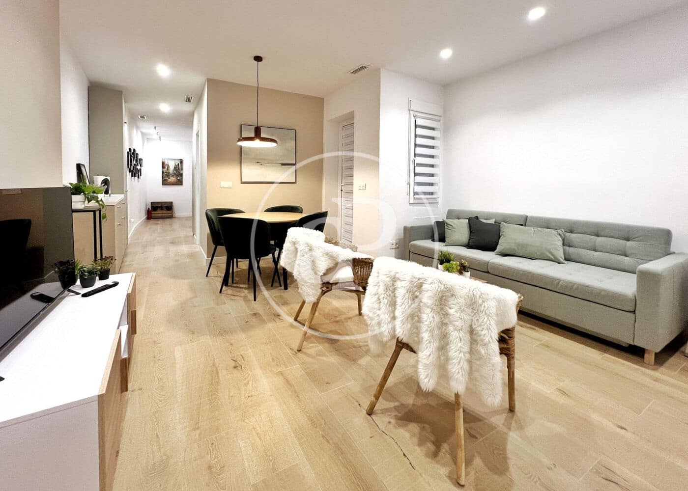 2 soveværelse Lejlighed til leje i Madrid by - € 1.950 (Ref: 9437859)