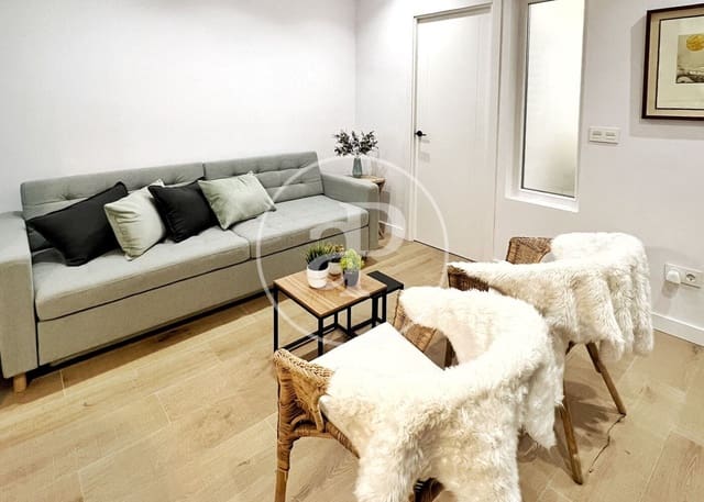 2 soveværelse Lejlighed til leje i Palacio, Madrid by - € 1.950 (Ref: 9437859)