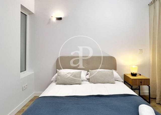 2 soveværelse Lejlighed til leje i Palacio, Madrid by - € 1.950 (Ref: 9437859)