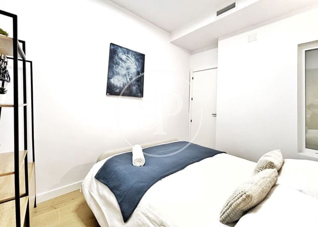 2 soveværelse Lejlighed til leje i Palacio, Madrid by - € 1.950 (Ref: 9437859)