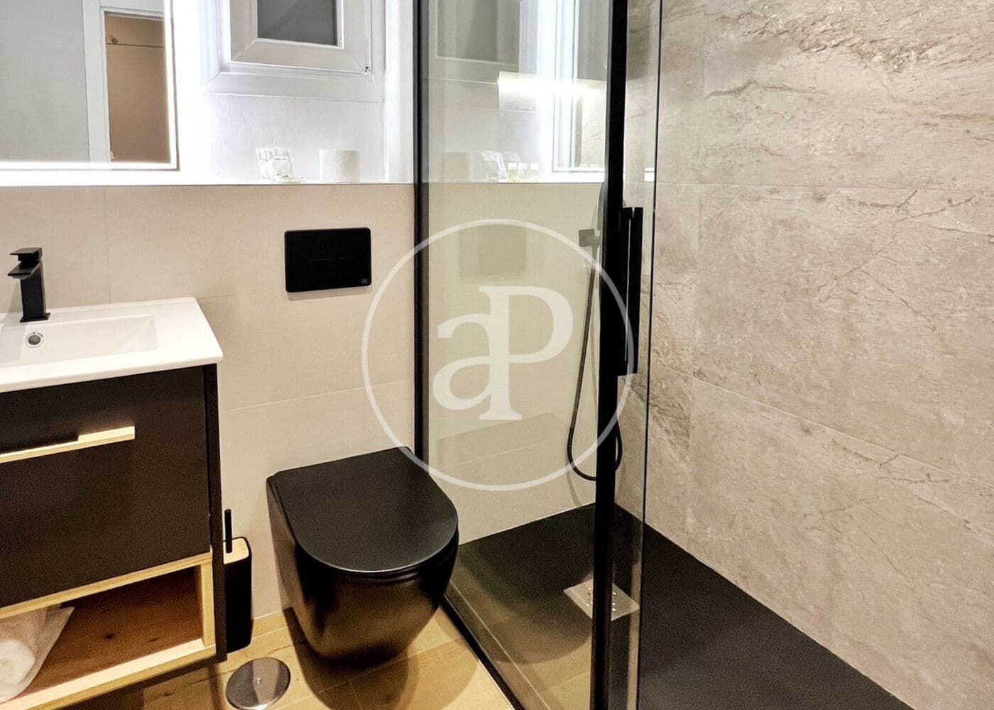 2 soveværelse Lejlighed til leje i Madrid by - € 1.950 (Ref: 9437859)