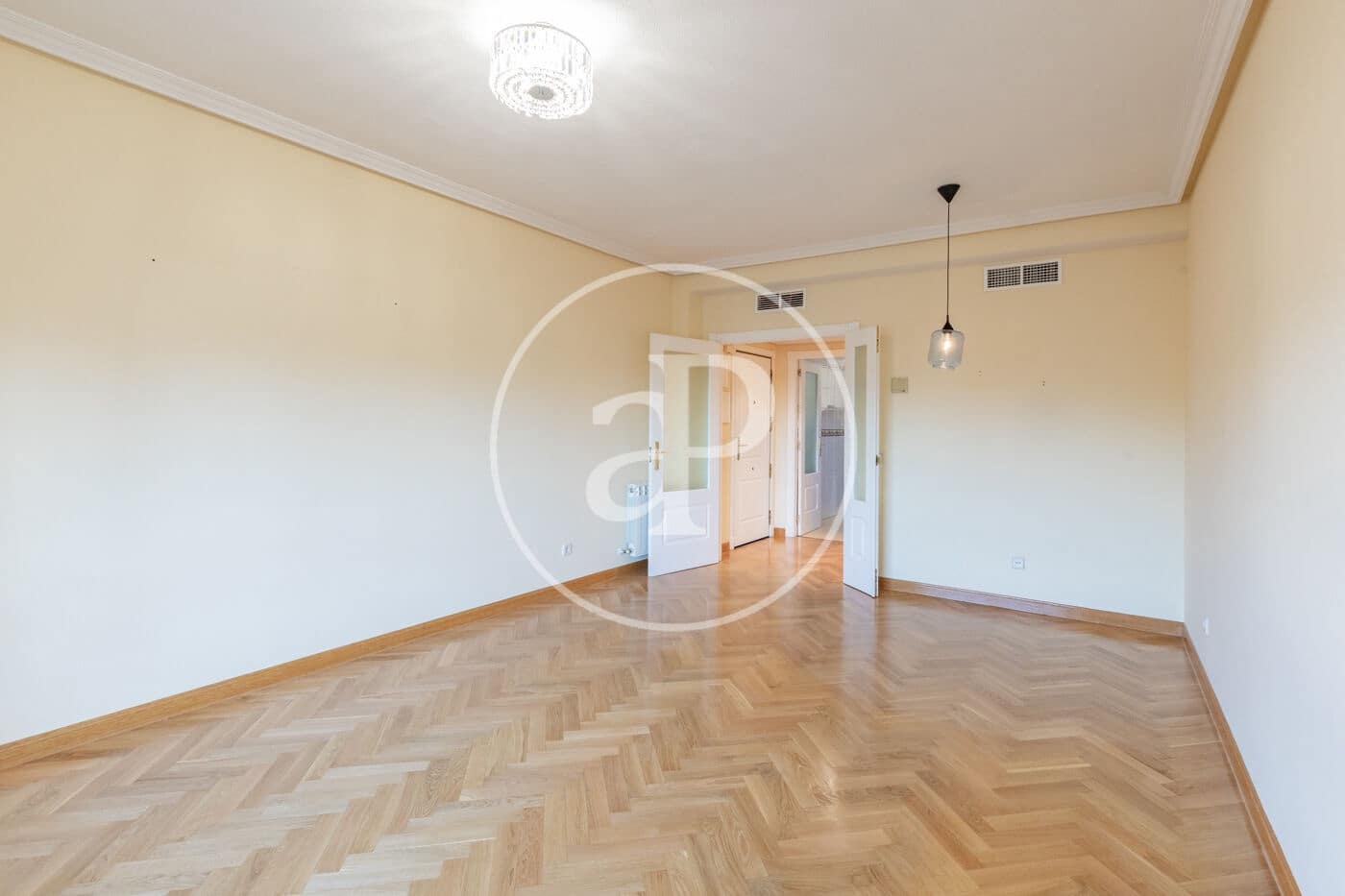 3 soverom Leilighet til leie i San Sebastian de los Reyes med svømmebasseng - € 1 900 (Ref: 9440147)