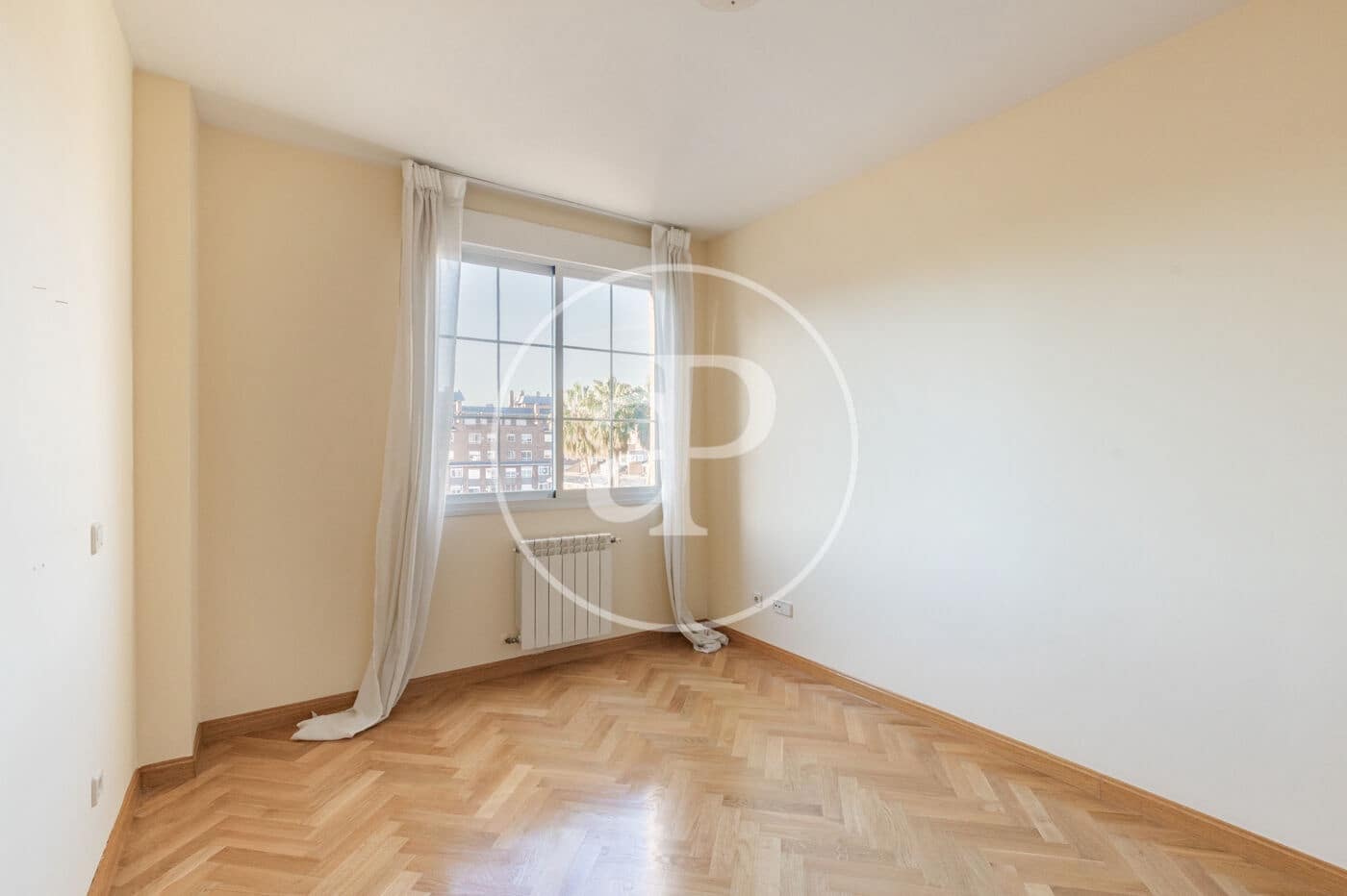 3 soverom Leilighet til leie i San Sebastian de los Reyes med svømmebasseng - € 1 900 (Ref: 9440147)