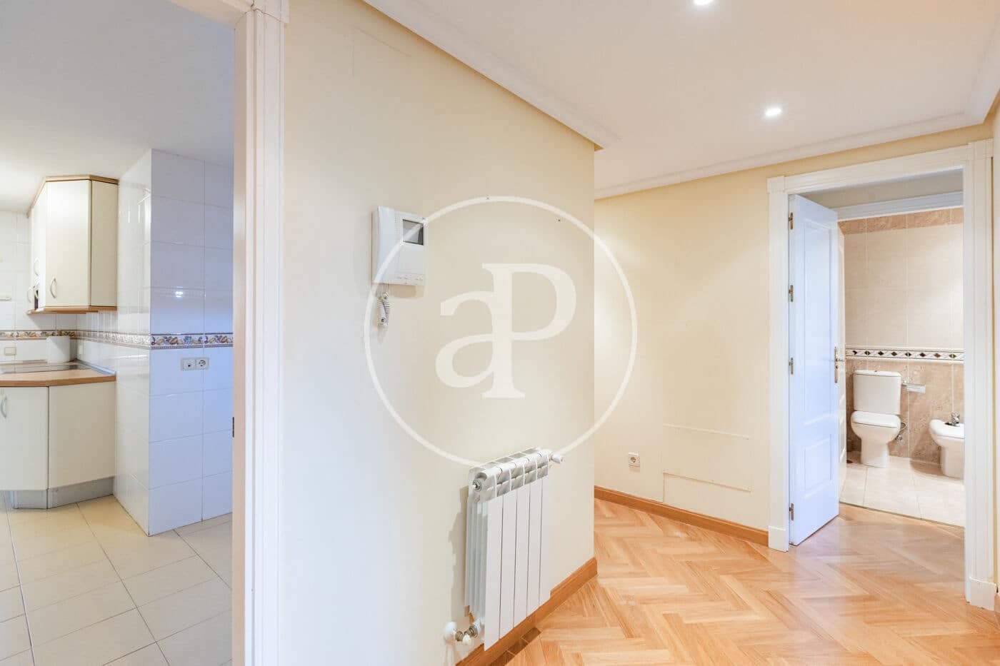 3 soverom Leilighet til leie i San Sebastian de los Reyes med svømmebasseng - € 1 900 (Ref: 9440147)