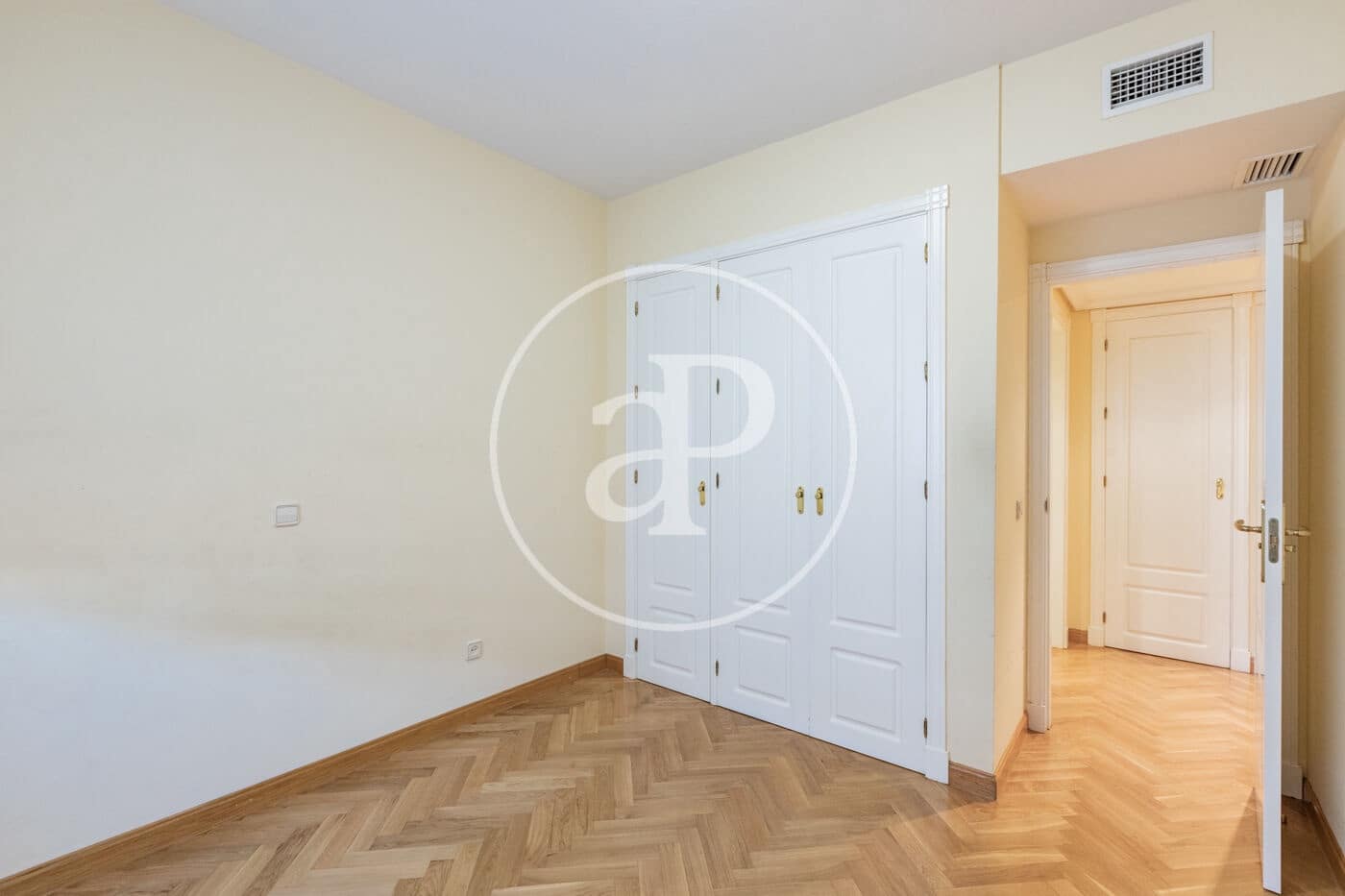 3 soverom Leilighet til leie i San Sebastian de los Reyes med svømmebasseng - € 1 900 (Ref: 9440147)