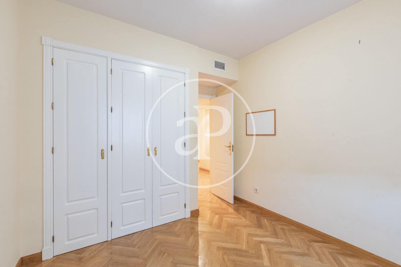 3 soverom Leilighet til leie i San Sebastian de los Reyes med svømmebasseng - € 1 900 (Ref: 9440147)