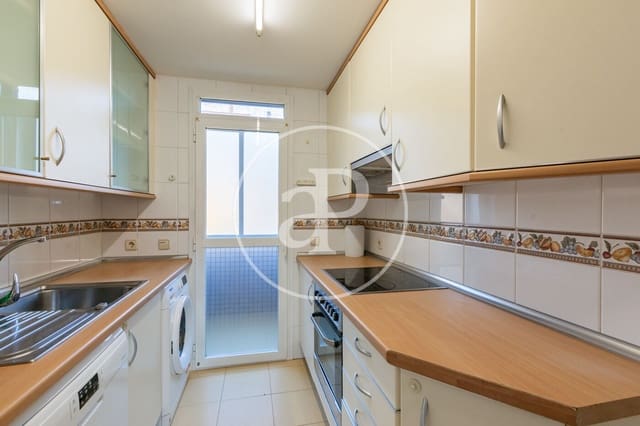 Appartement de 3 chambres à louer à San Sebastián de los Reyes avec piscine - 1 900 € (Ref: 9440147)