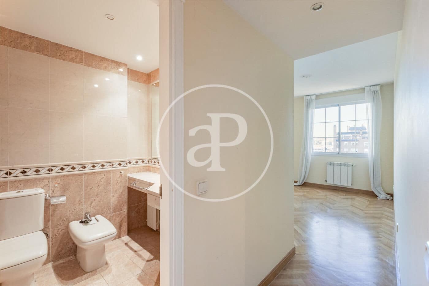 3 soverom Leilighet til leie i San Sebastian de los Reyes med svømmebasseng - € 1 900 (Ref: 9440147)