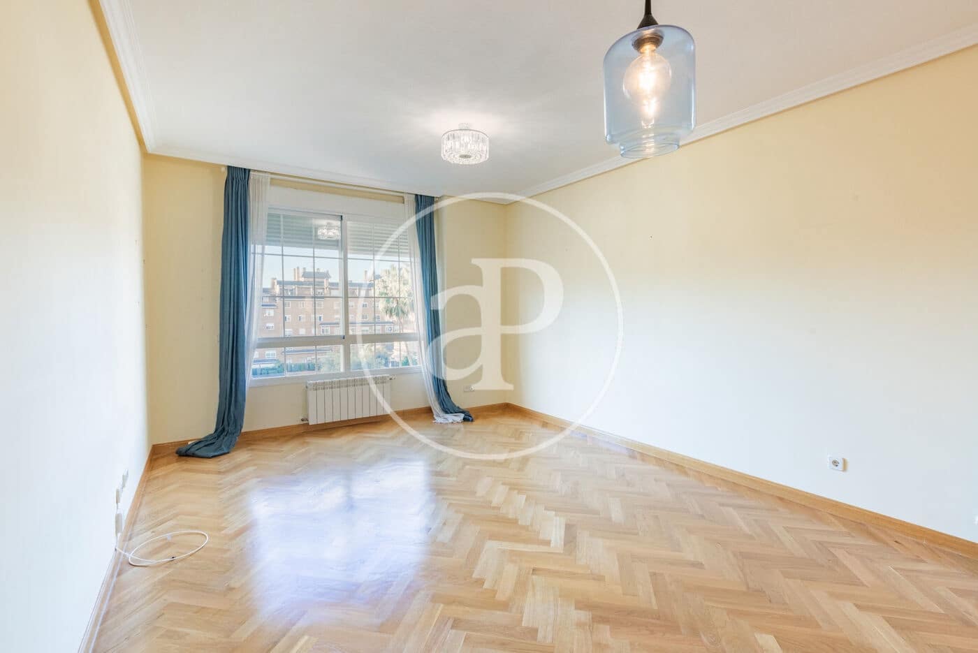 3 soverom Leilighet til leie i San Sebastian de los Reyes med svømmebasseng - € 1 900 (Ref: 9440147)