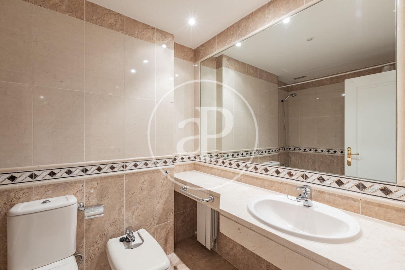 3 soverom Leilighet til leie i San Sebastian de los Reyes med svømmebasseng - € 1 900 (Ref: 9440147)