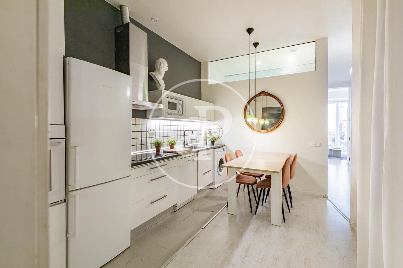 2 soveværelse Lejlighed til leje i Madrid by - € 3.100 (Ref: 9440148)