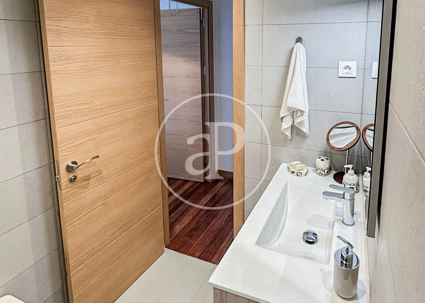 2 soveværelse Lejlighed til leje i Madrid by - € 2.500 (Ref: 9446345)