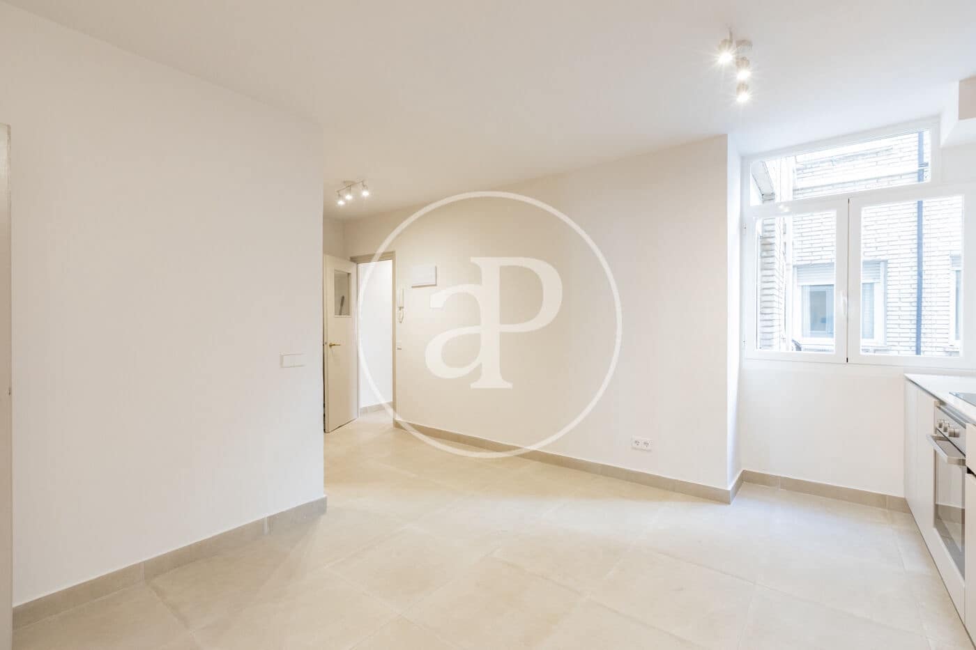 4 quarto Apartamento para arrendar em Madrid cidade - 4 800 € (Ref: 9446346)